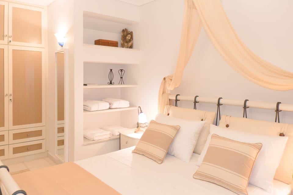 Villa, 5 Bedrooms, Private Pool | 5 bedrooms, in-room safe, iron/ironing board, free cribs/infant beds