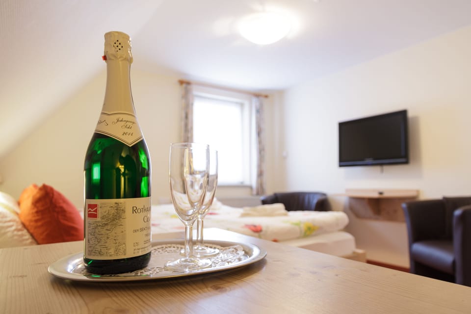 Comfort Double Room | In-room safe, individually decorated, individually furnished, desk