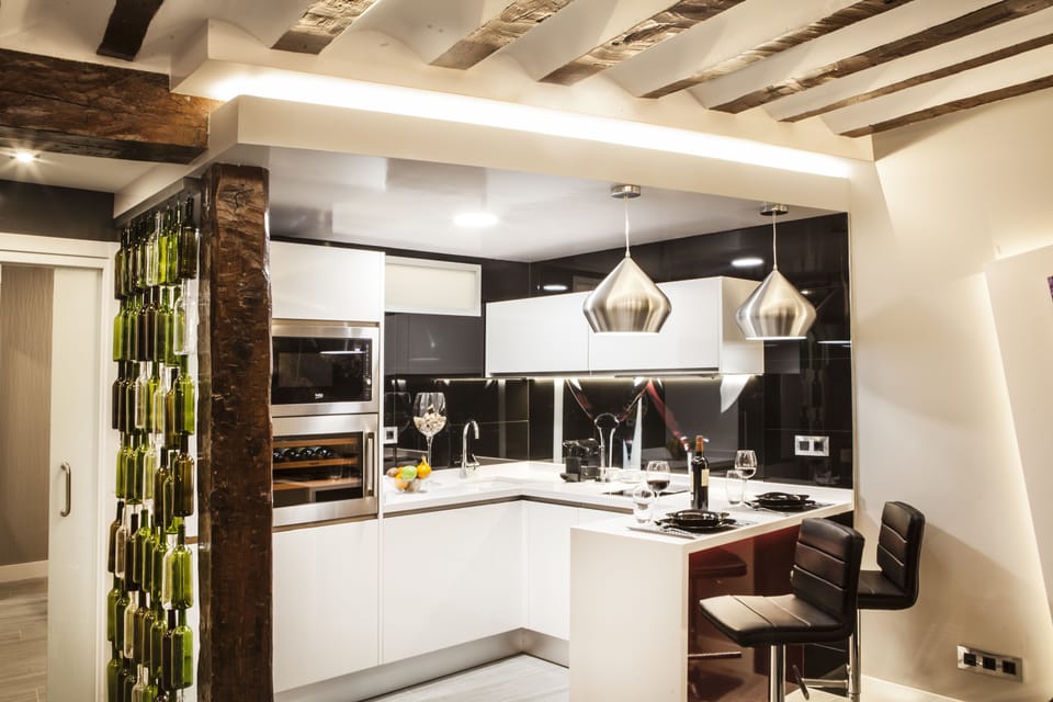 Exclusive Suite, 1 Bedroom (Suite Reserva) | Private kitchen | Full-size fridge, microwave, oven, stovetop