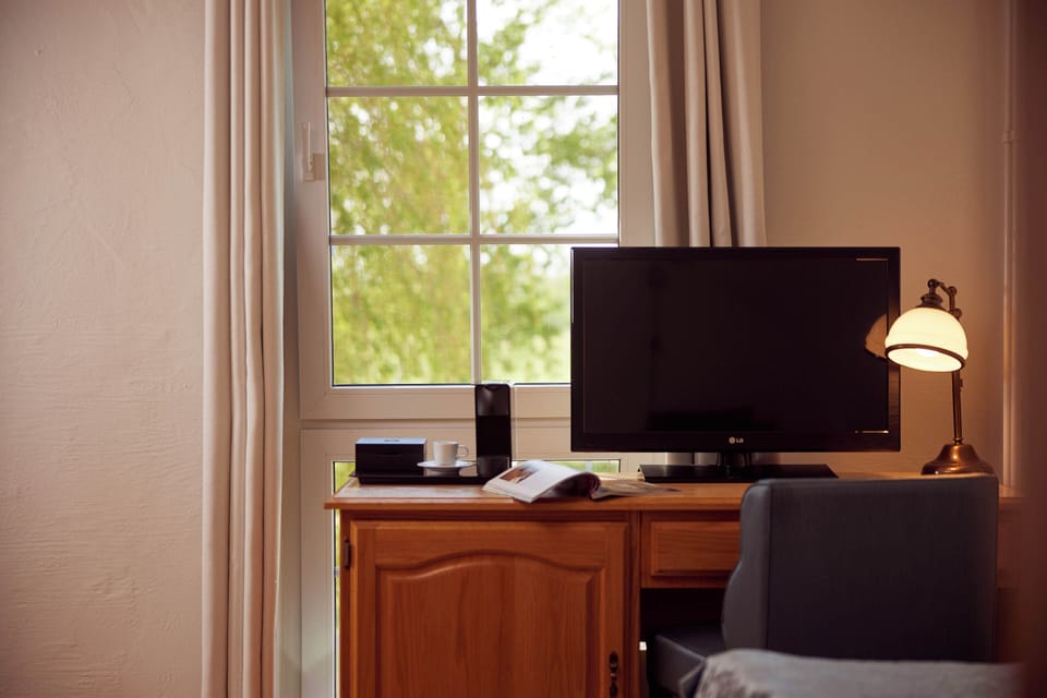 Single Room | Premium bedding, in-room safe, desk, blackout drapes