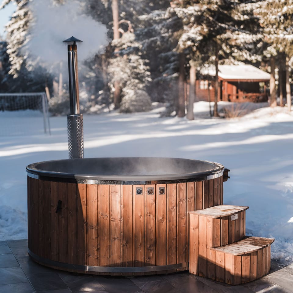 Indoor spa tub
