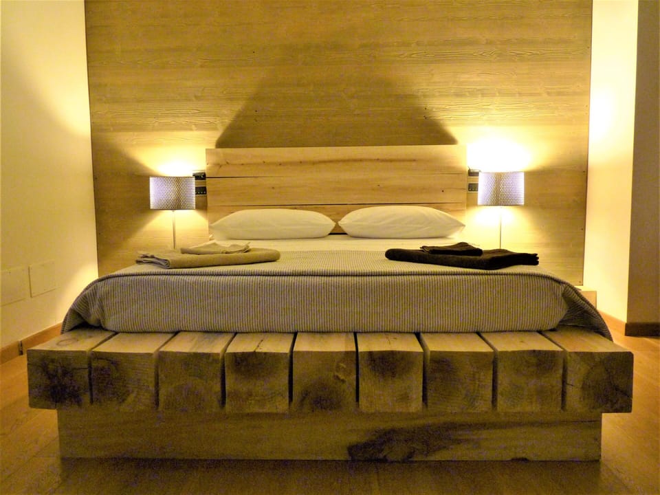 Junior Studio Suite | 1 bedroom, minibar, individually decorated, individually furnished