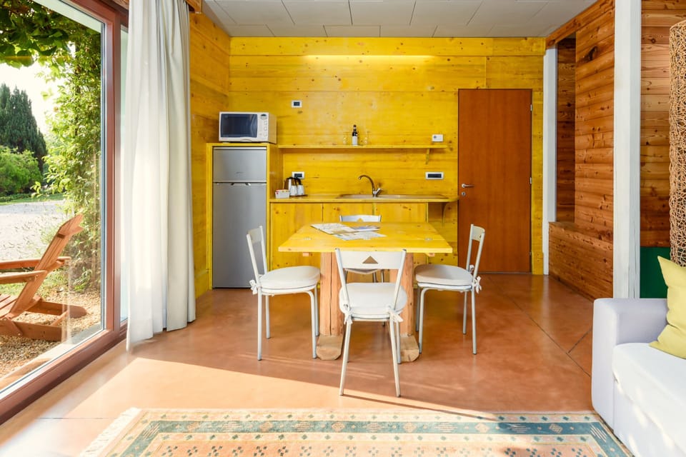 Family Suite, 2 Bedrooms, Non Smoking, Garden View | Living area | 19-inch flat-screen TV with digital channels