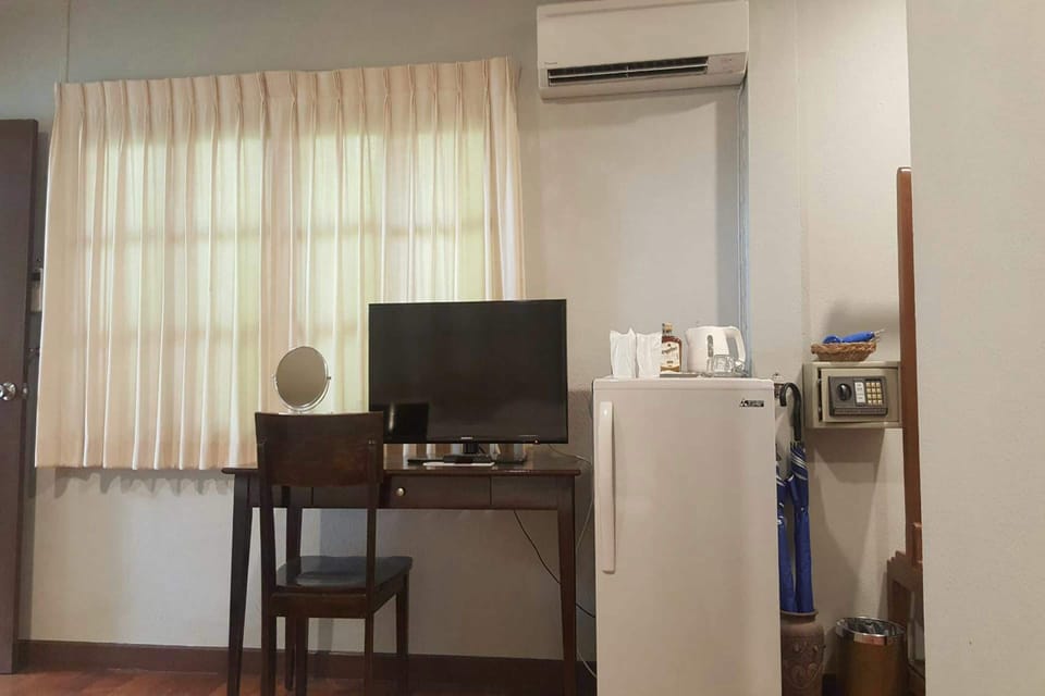 Basic Double or Twin Room | Room amenity