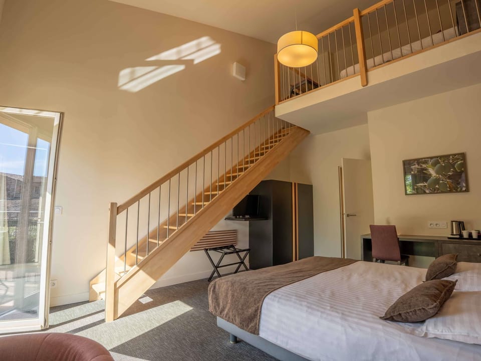In-room safe, desk, soundproofing, rollaway beds