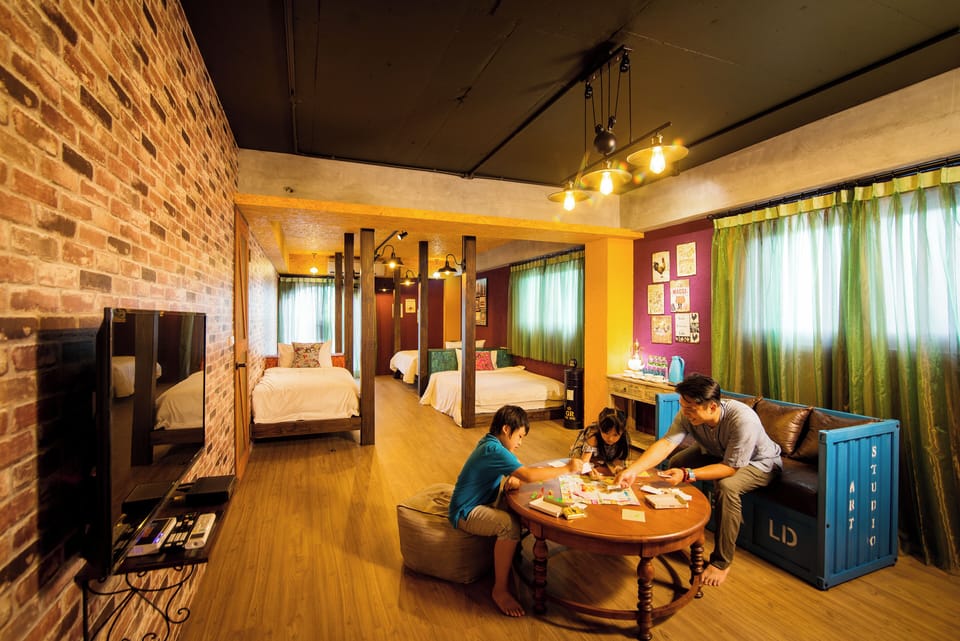 Comfort Quadruple Room | Desk, laptop workspace, blackout drapes, soundproofing