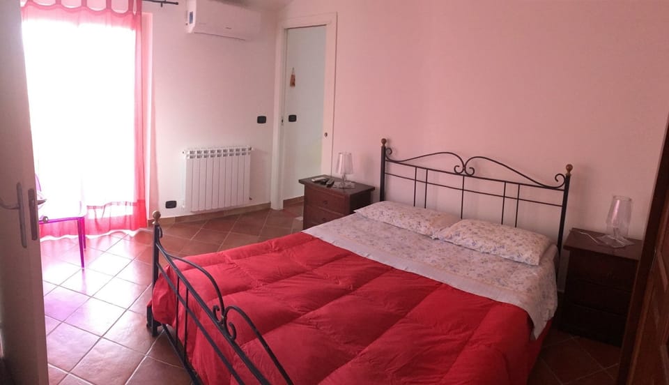 Double Room, City View | 1 bedroom, premium bedding, minibar, in-room safe