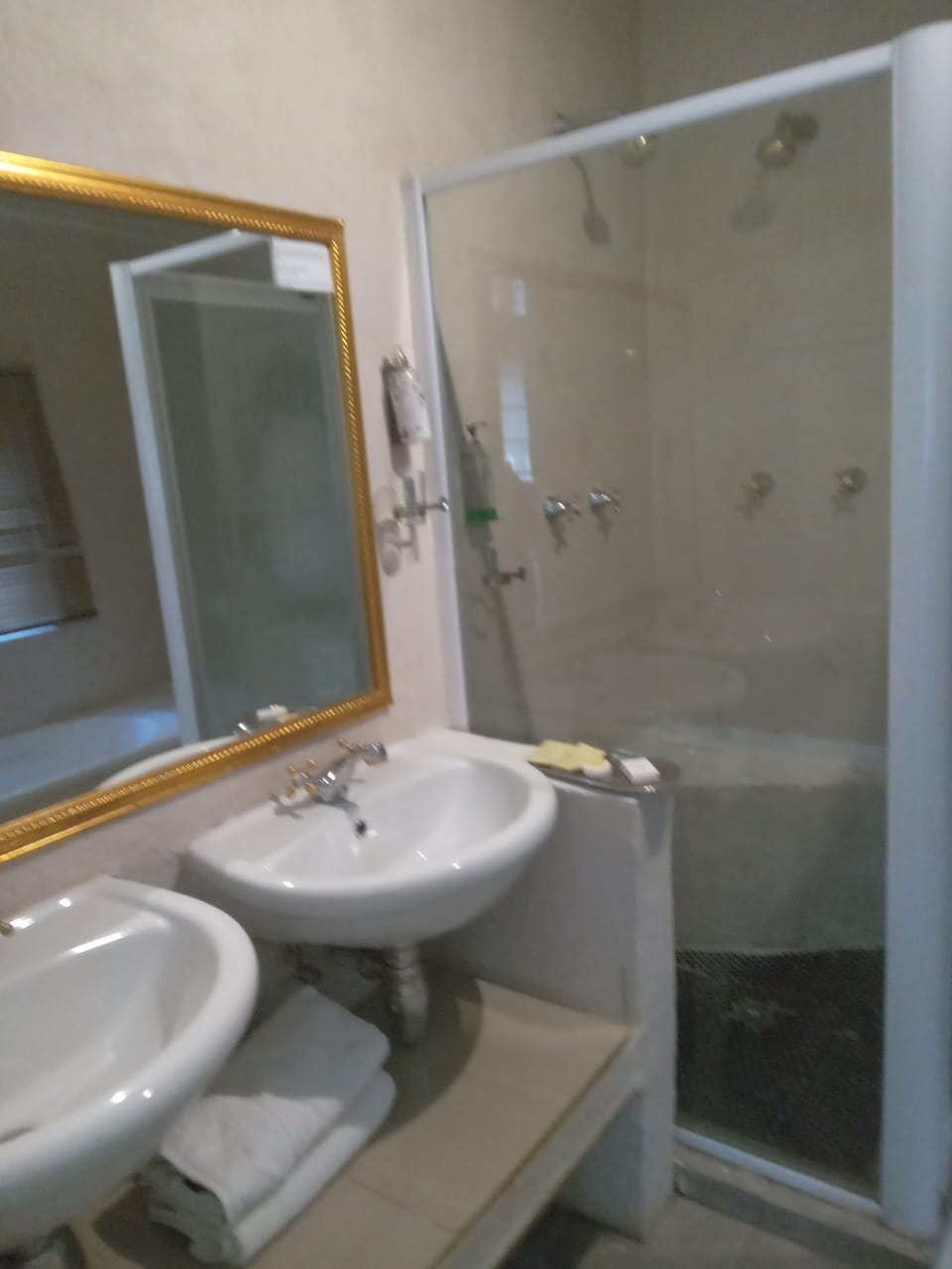 Room, Garden View | Bathroom | Deep soaking tub, free toiletries, towels