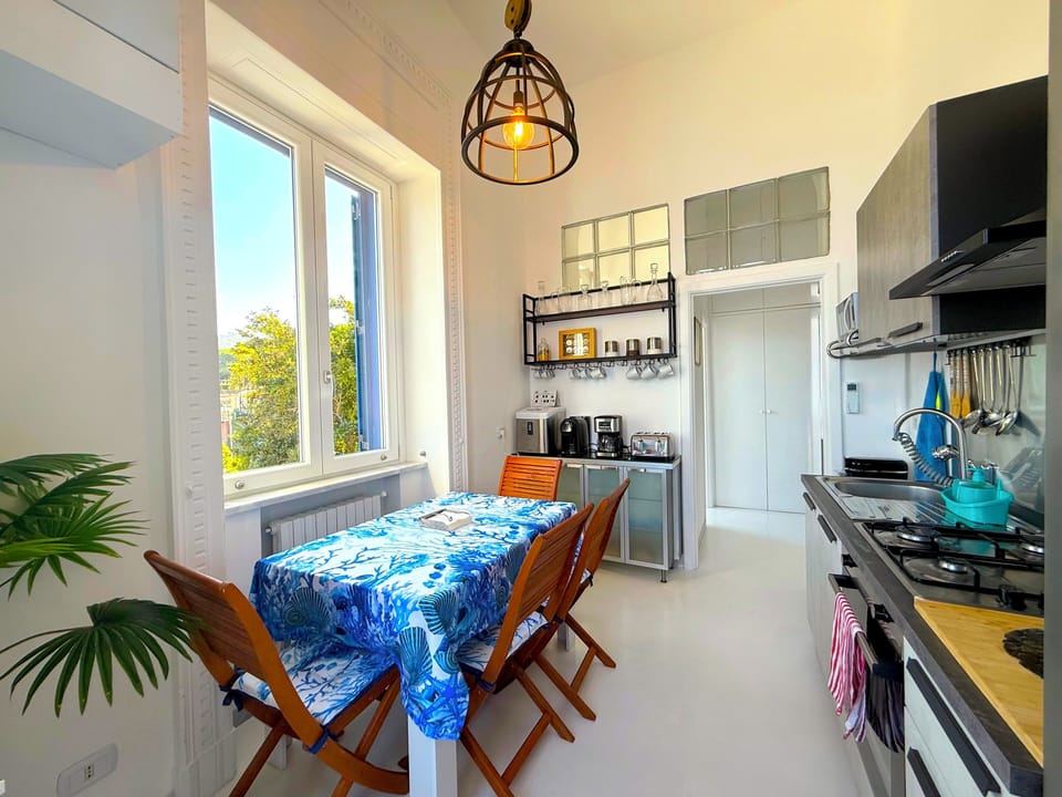 Deluxe Suite | Private kitchen