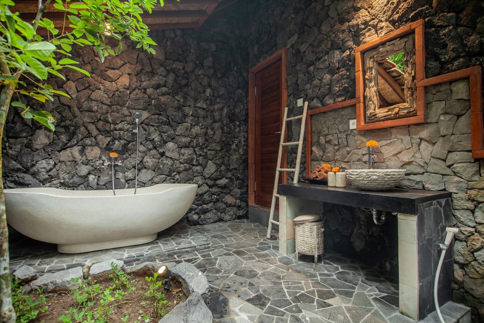 Villa, 2 Bedrooms | Bathroom | Free toiletries, slippers, towels, soap