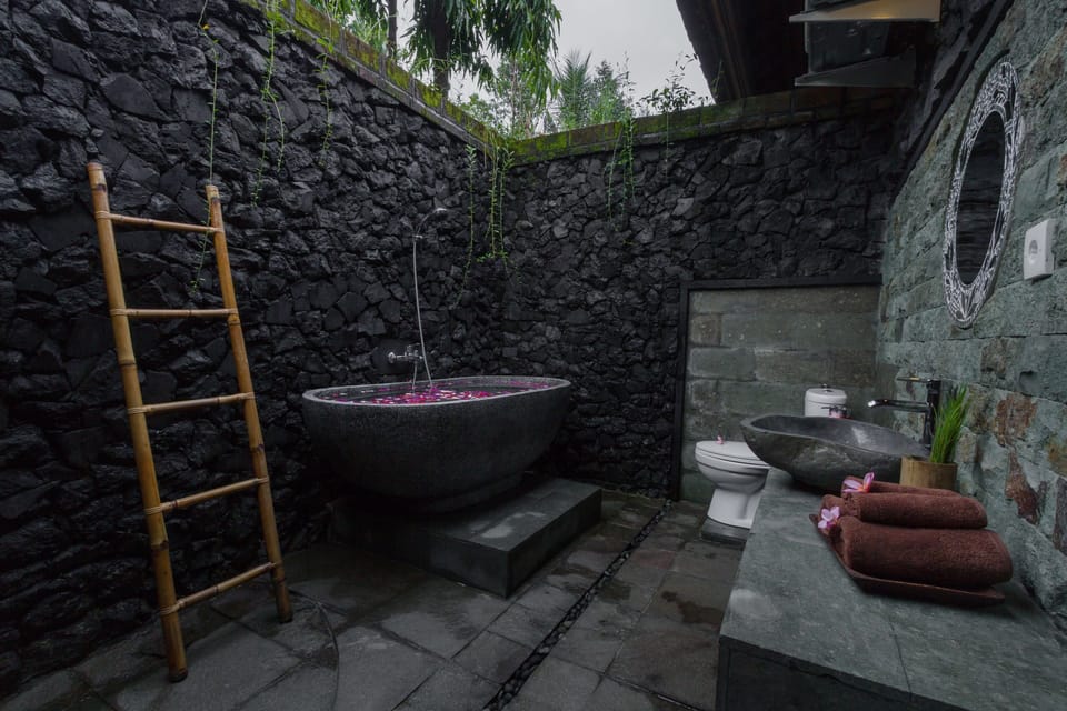 Family Villa, 2 Bedrooms | Bathroom | Free toiletries, slippers, towels, soap