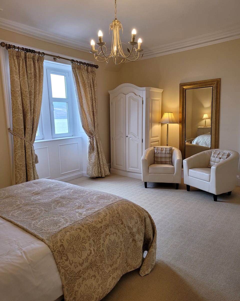 Suite, Lake View (Strathmore Suite) | Egyptian cotton sheets, premium bedding, individually decorated