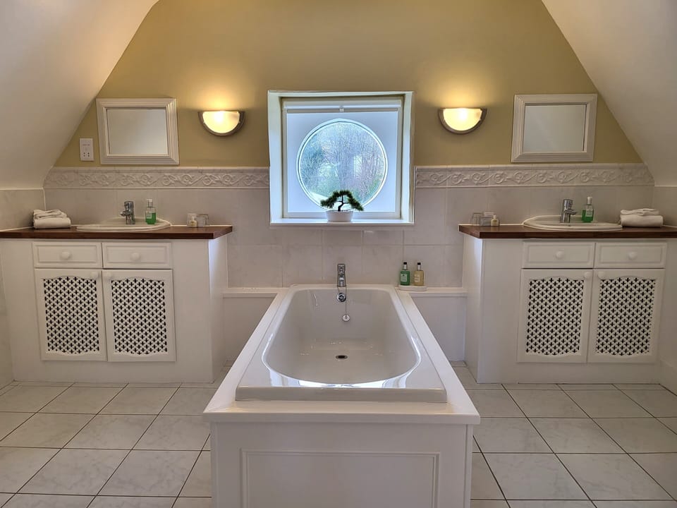 Superior Twin Room, Lake View (Aray Suite) | Egyptian cotton sheets, premium bedding, individually decorated