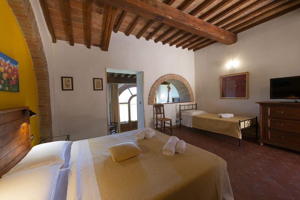 Traditional Studio Suite, 1 Bedroom | 1 bedroom, desk, blackout drapes, bed sheets