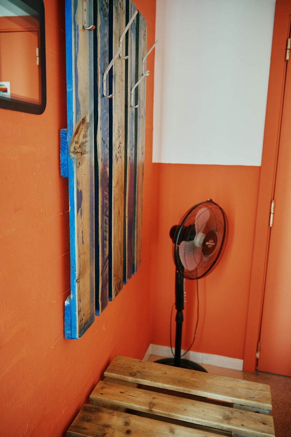 Standard Room, 1 Bedroom, Shared Bathroom (LITR) | Blackout drapes, iron/ironing board (on request), WiFi (free)