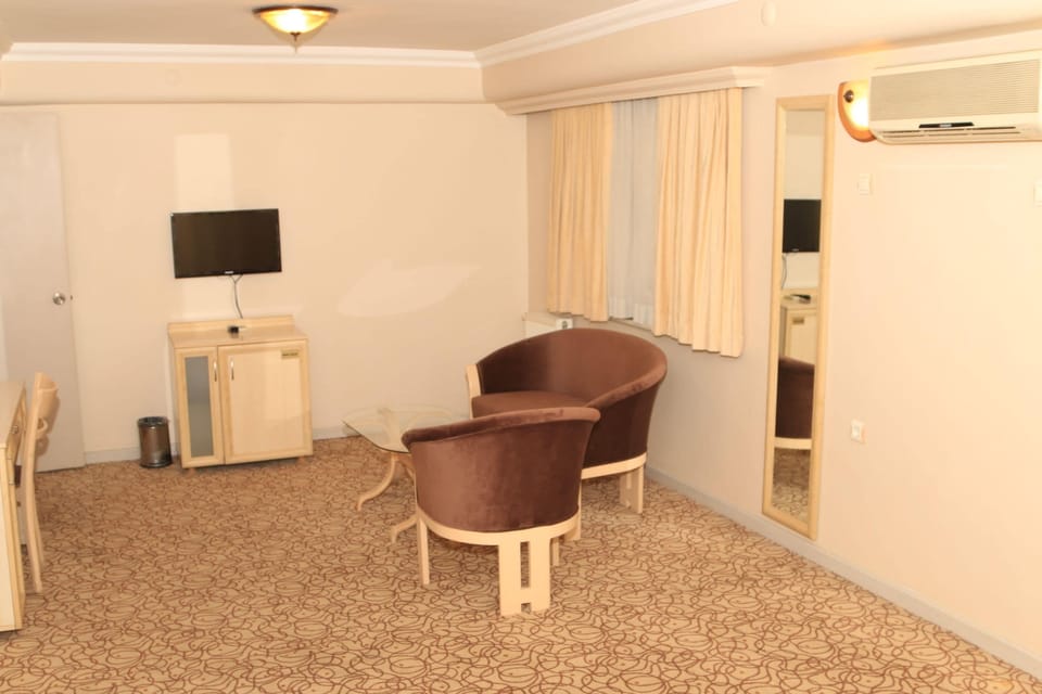 Suite | Living area | LCD TV