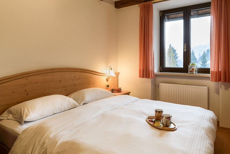 Double or Twin Room | In-room safe, free cribs/infant beds, free WiFi, bed sheets