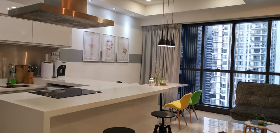 Premium Condo, 2 Bedrooms, Refrigerator & Microwave, Garden View | Private kitchen | Full-size fridge, microwave, oven, stovetop