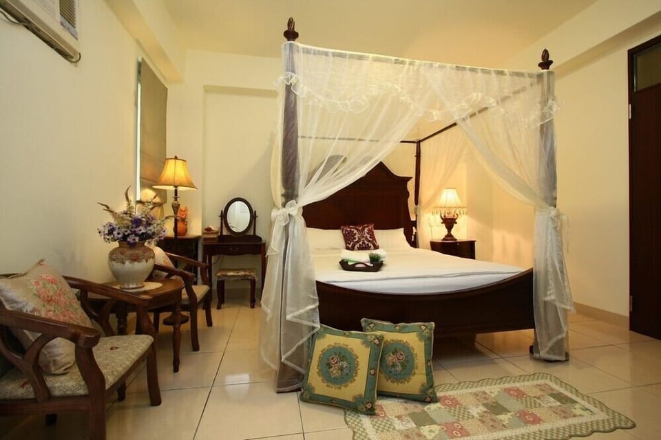 Deluxe Double Room | Desk, blackout drapes, free WiFi, bed sheets