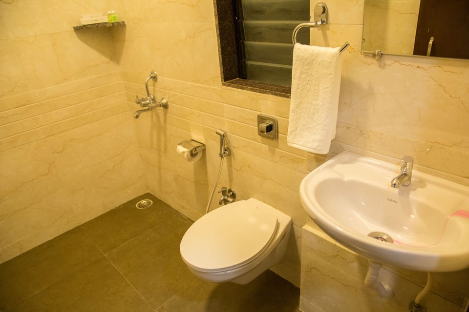 Shower, free toiletries, towels, soap