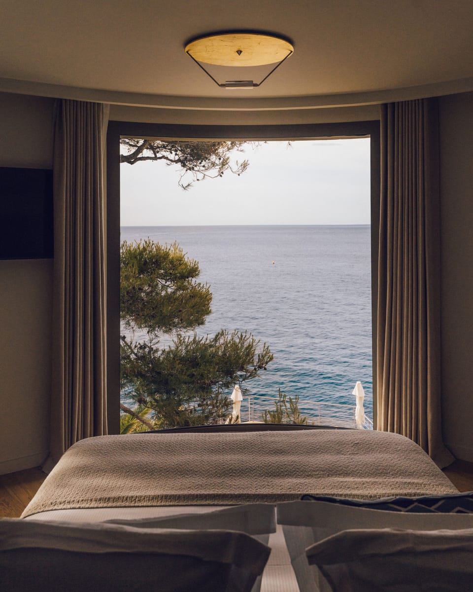 Signature Suite (Duplex) | Premium bedding, pillowtop beds, free minibar items, in-room safe