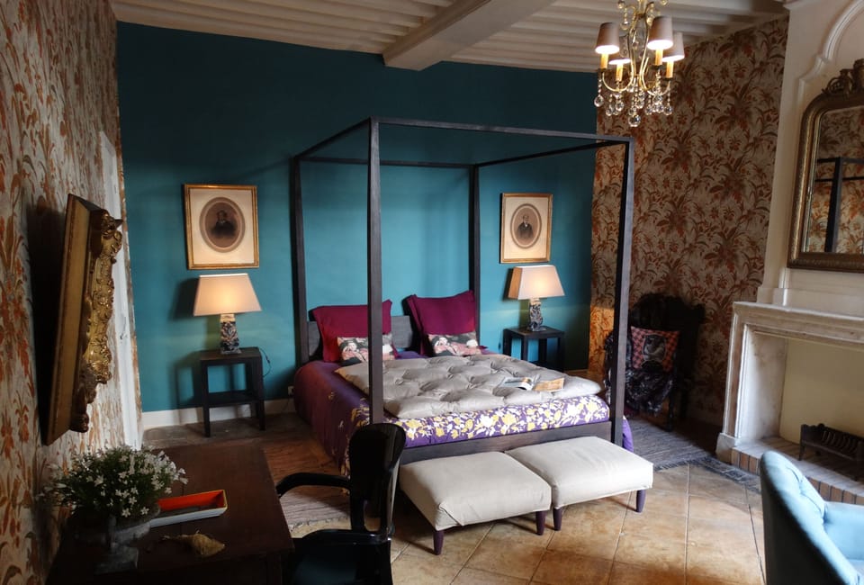 Deluxe Room (Chambre du Seigneur Isaac) | Premium bedding, individually decorated, individually furnished, desk