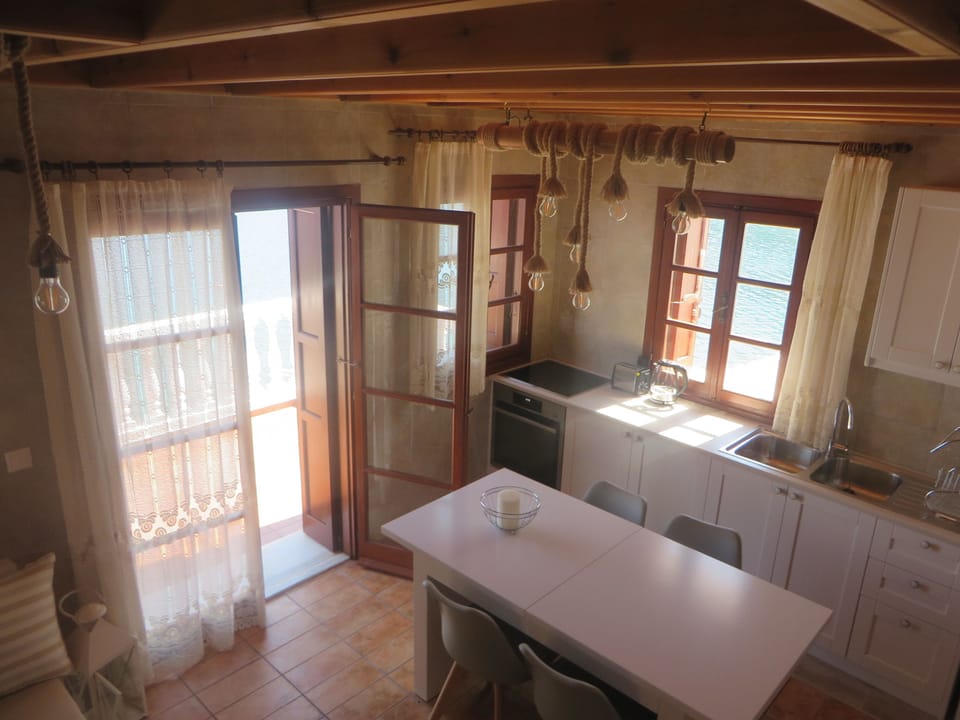 Panoramic House, 3 Bedrooms, Sea View | Living room | Flat-screen TV