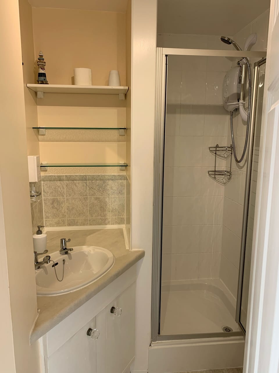 Double Room, 1 Double Bed, Sea View | Bathroom | Shower, hair dryer, towels