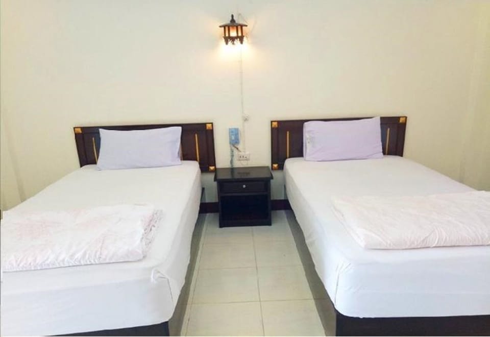 Standard Twin Room | Desk, free WiFi, bed sheets