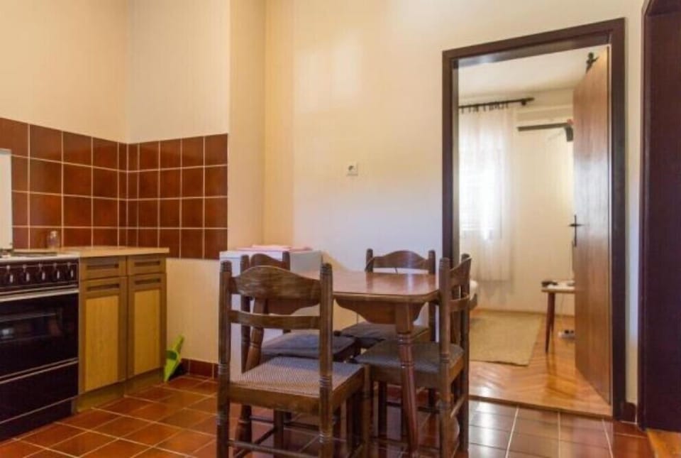 Family Apartment, 2 Bedrooms | In-room dining