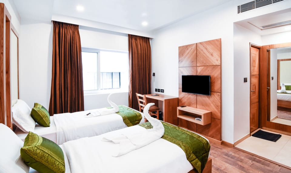 Deluxe Room | Desk, iron/ironing board, free WiFi