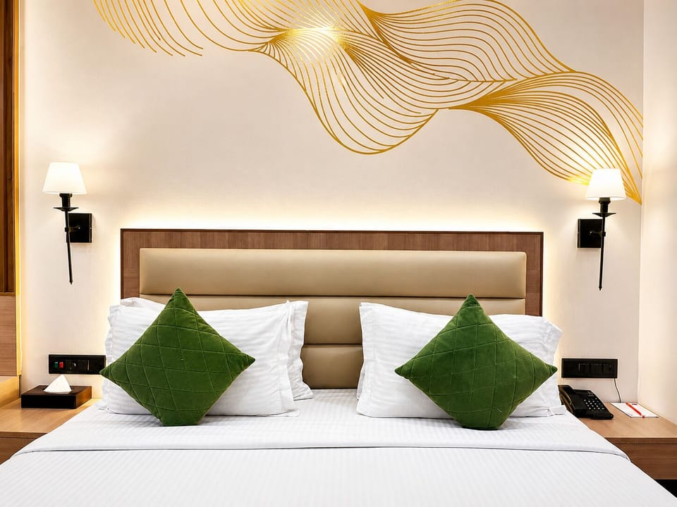 Club Double Room, 1 Double Bed | Minibar, in-room safe, soundproofing, iron/ironing board (on request)
