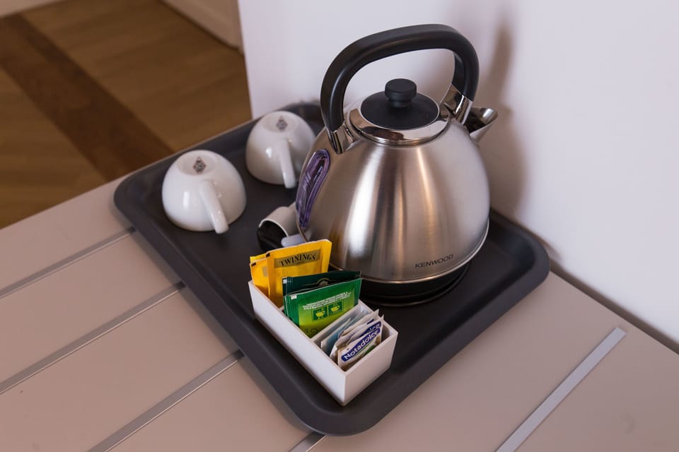 Romantic Double Room, 1 Queen Bed with Sofa bed | Room amenity