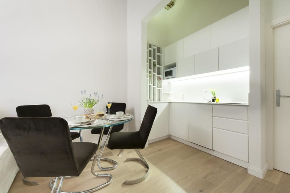 Apartment, 1 Bedroom | In-room dining