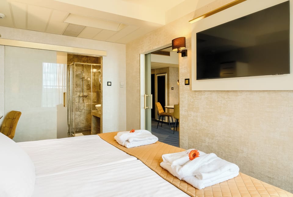 Apartment | Premium bedding, in-room safe, desk, laptop workspace
