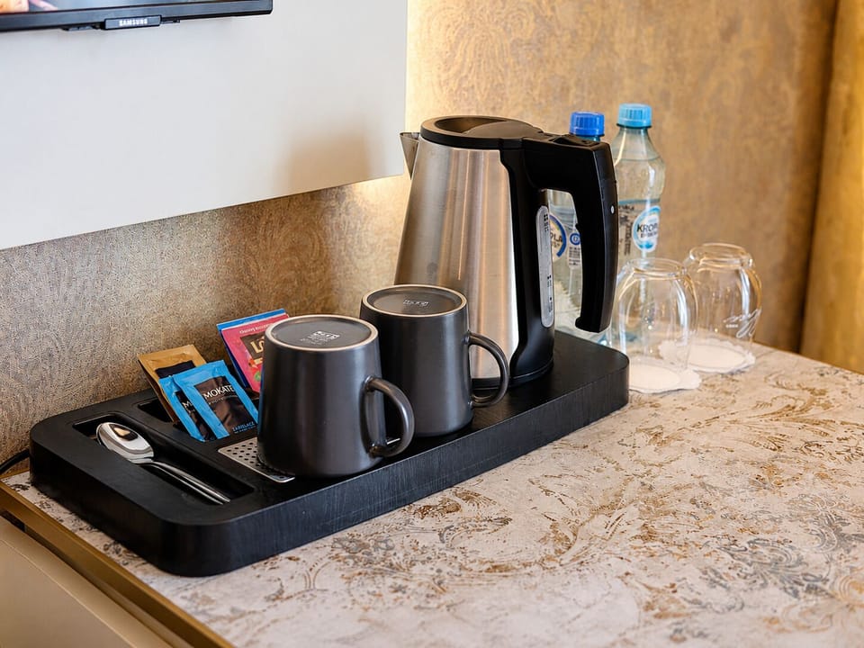 Premium bedding, in-room safe, desk, laptop workspace