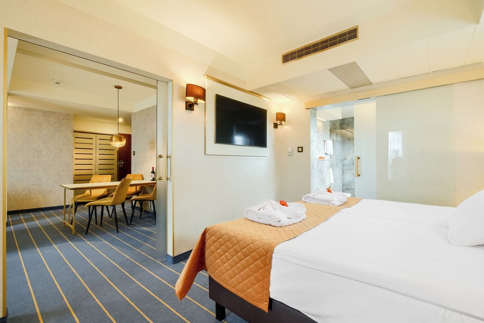 Apartment | Premium bedding, in-room safe, desk, laptop workspace