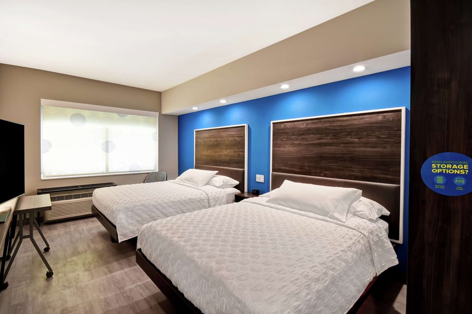 1 bedroom, blackout drapes, iron/ironing board, free WiFi