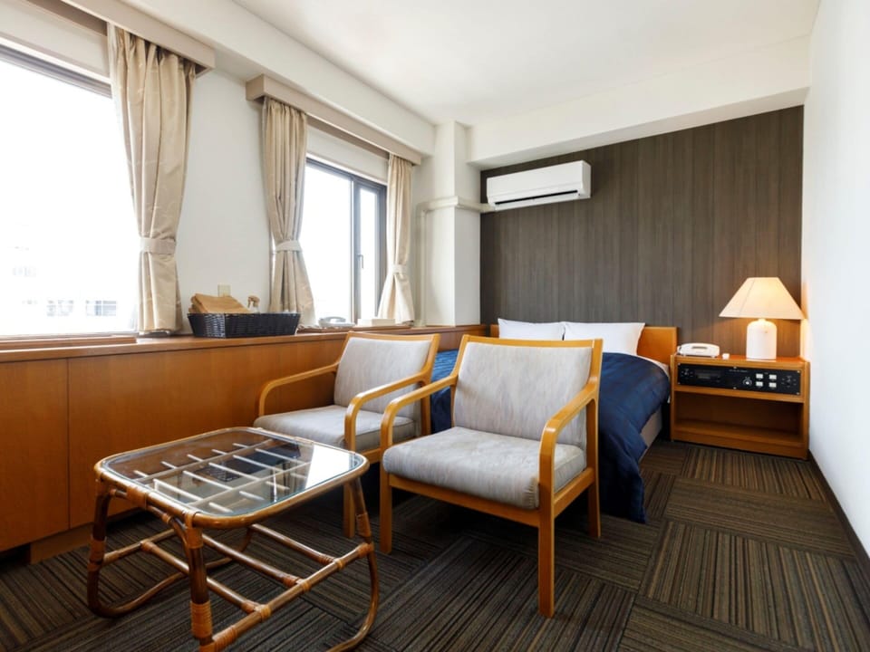 Deluxe Double Room, Non Smoking | Desk, iron/ironing board (on request), WiFi (free)