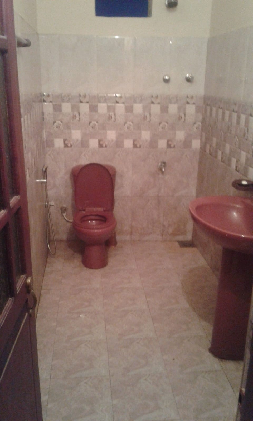 Italiano Restaurans Hotel in Central Province