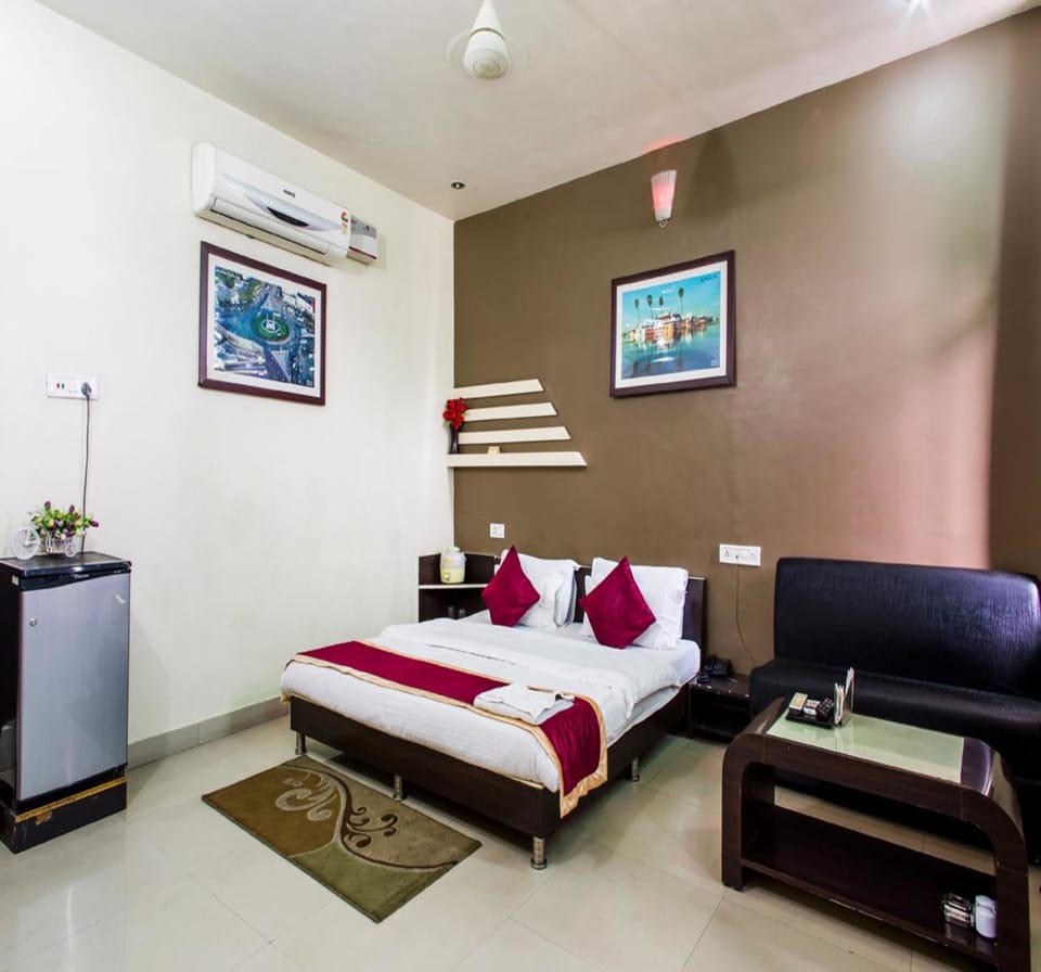 Deluxe Room, 1 Double Bed | Desk, rollaway beds (surcharge), WiFi (free)