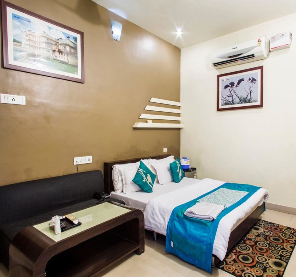 Deluxe Room, 1 Double Bed | Desk, rollaway beds (surcharge), WiFi (free)