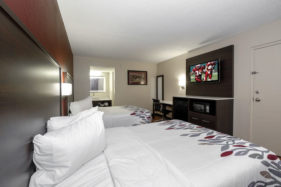 Deluxe Room, 2 Double Beds, Non Smoking | Desk, laptop workspace, blackout drapes, free WiFi