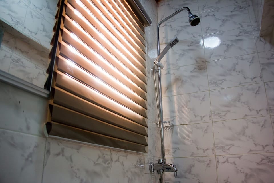 Sylva Royal Suites | Bathroom | Towels