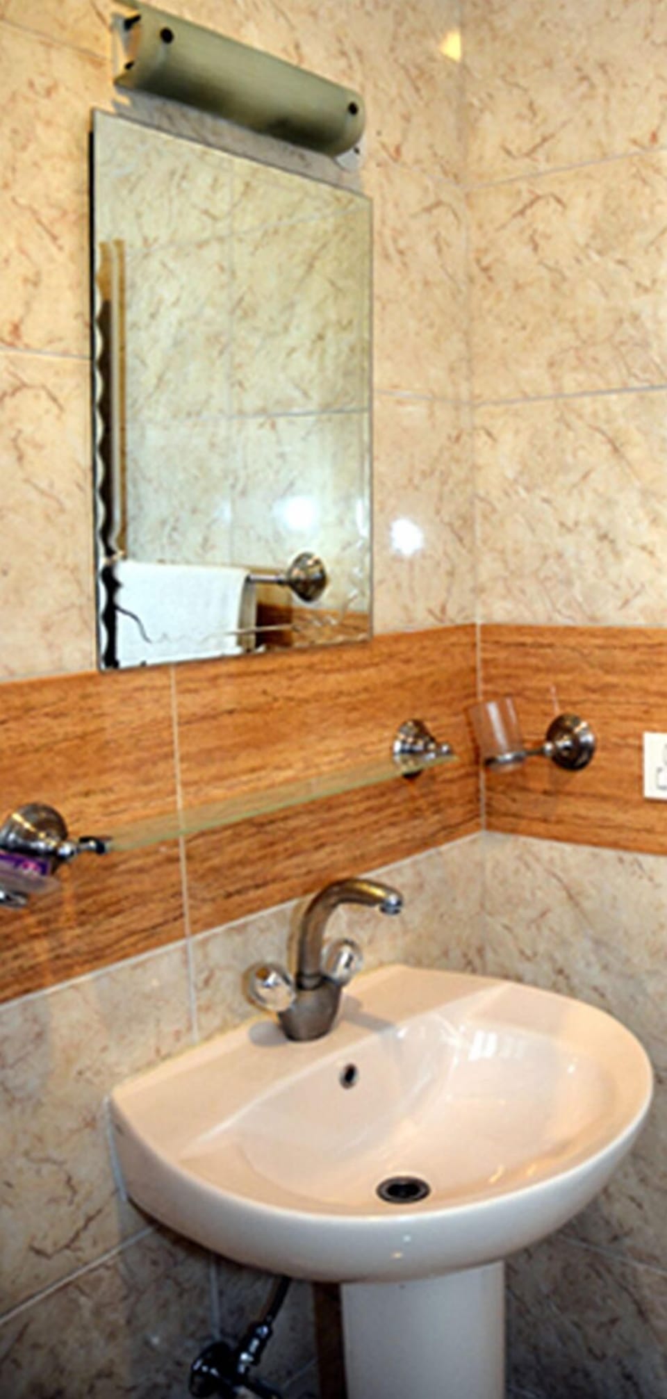 Bathroom sink