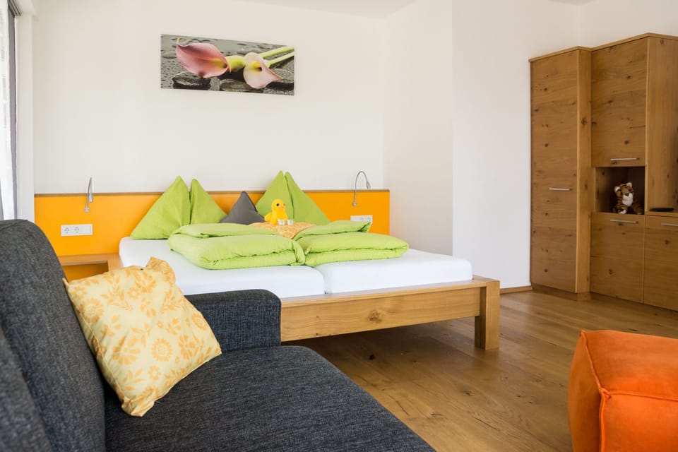 Comfort Apartment, 1 Bedroom, Accessible | 1 bedroom, minibar, desk, blackout drapes