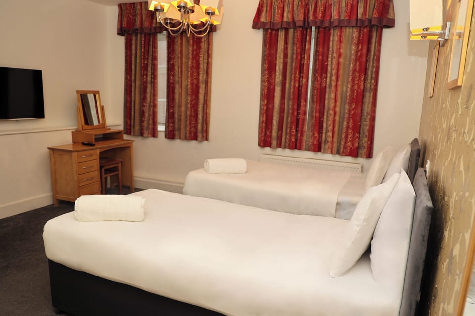 Standard Twin Room | Individually decorated, individually furnished, laptop workspace