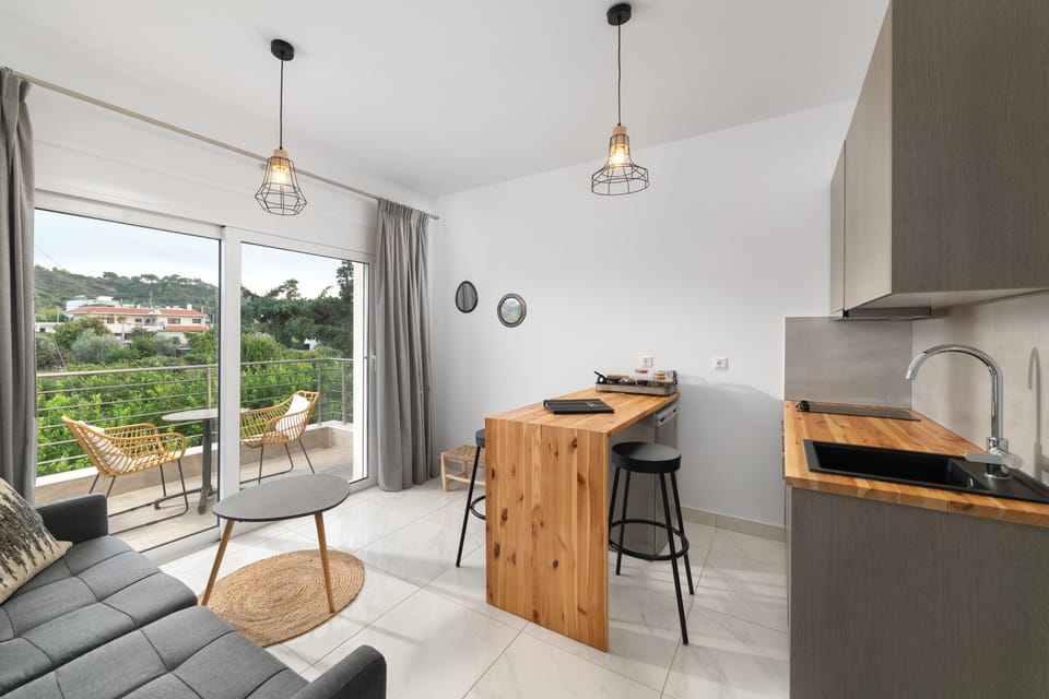 1 bedroom, in-room safe, individually decorated, individually furnished