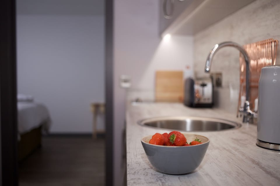 1-Bedroom Lodge (Seton) | Private kitchen | Fridge, microwave, coffee/tea maker, electric kettle