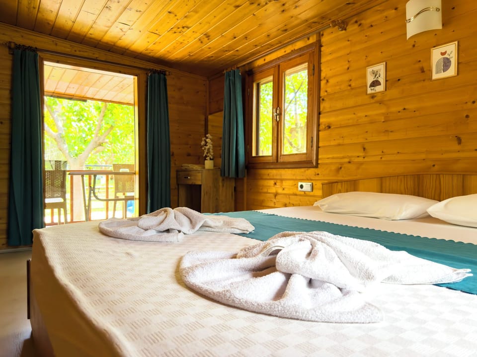 Soundproofing, iron/ironing board, free cribs/infant beds, free WiFi